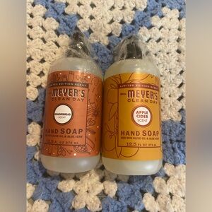 Mrs. Meyer’s Clean Day Hand Soap – 2-Pack (Gingerbread & Apple Cider)